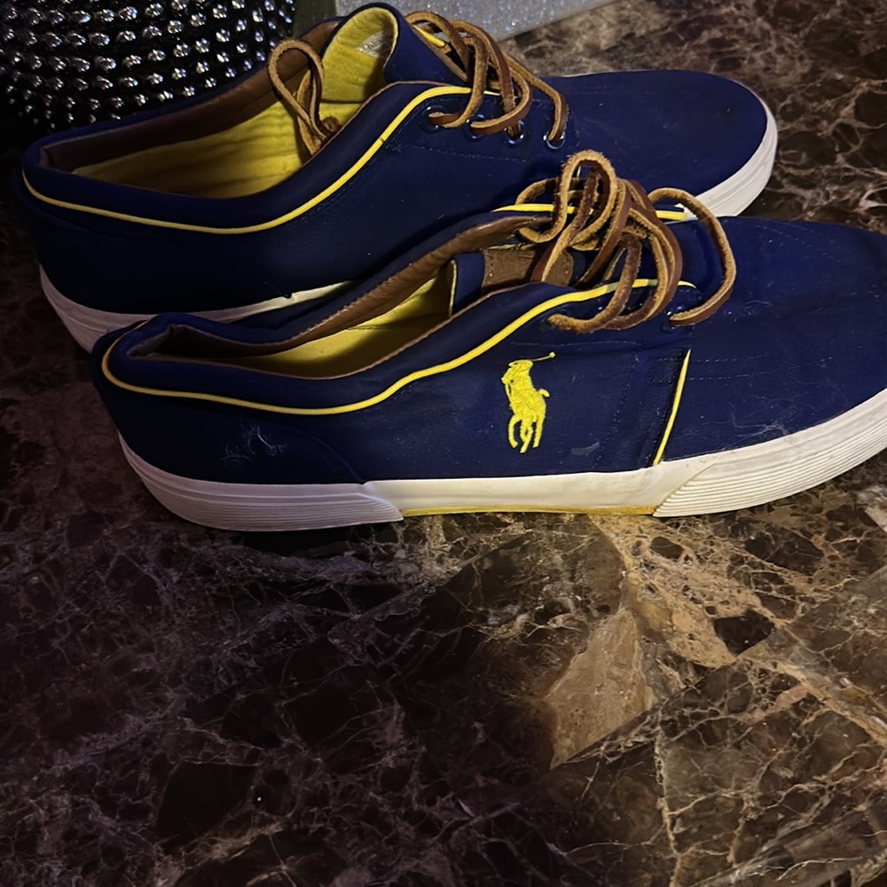 Polo - Picture 3 of 3
